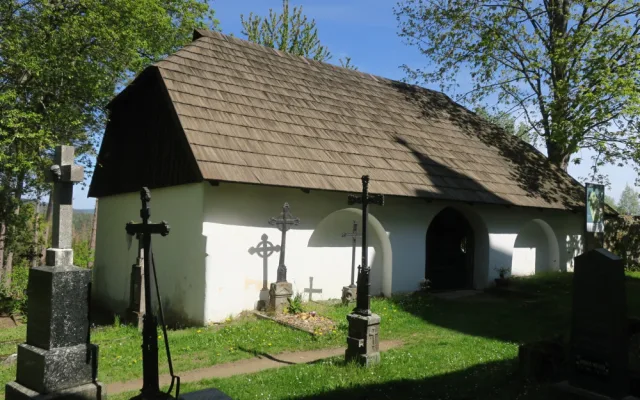 Šumavský kostelík na Mouřenci bude poprvé přenášet na internetu česko-německou mši