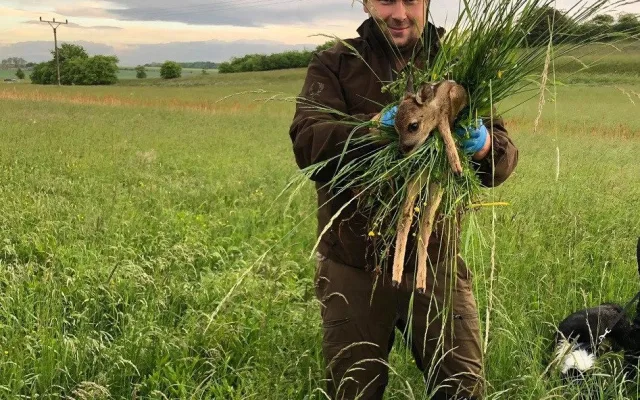 do terénu vyráží i řada dobrovolníků i myslivců