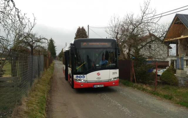 Loni v dubnu se testovala průjezdnost Výsluní různými typy autobusů