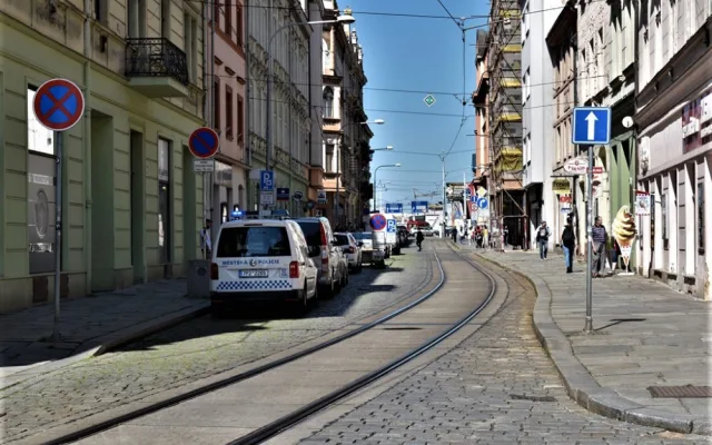 Bude to o nervy, Plzeň chystá na léto opravu tramvajových tratí v Solní i na Skvrňanské