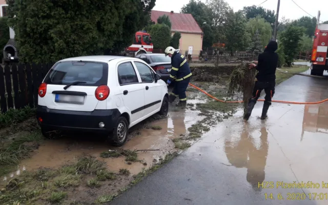 Přívalové lijáky se prohnaly mnoha obcemi kraje a zanechaly za sebou spoušť