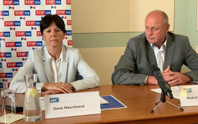 Jednička kandidátky Ilona Mauritzová s dvojkou Rudolfem Salvetrem