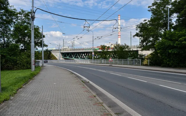 Další komplikace v plzeňské dopravě, pro auta se uzavře most v Těšínské na Doubravce