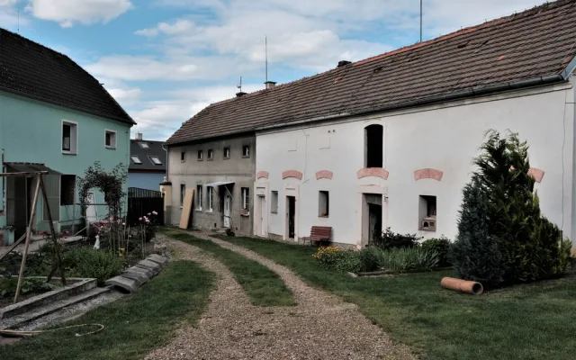 V pravé části usedlosti vznikne nefalšovaný kočičí ráj
