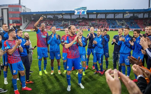 Rozloučení s legendou, kapitán Viktorie Roman Hubník zažil velké ovace