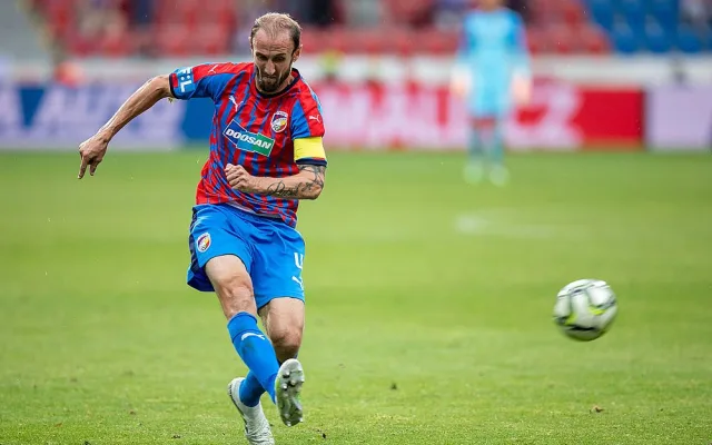 Rozloučení s legendou, kapitán Viktorie Roman Hubník zažil velké ovace