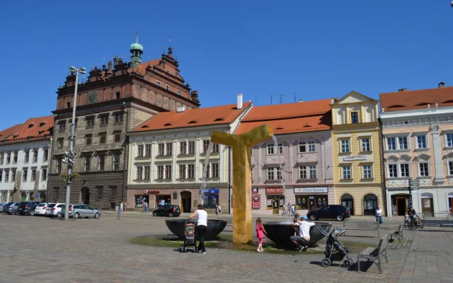 Kašny milované i nenáviděné. Na náměstí jsou už deset let