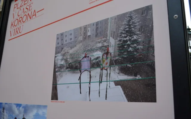 Unikátní fotografie zachytily, jak se žilo v Plzni v době koronavirové