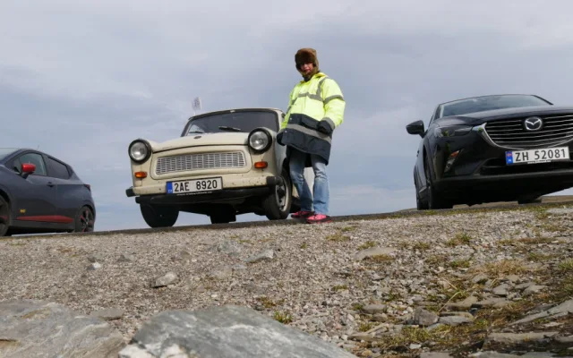 S bakelitovým miláčkem se vydala za polární kruh, v kempech ho počítali jako stan