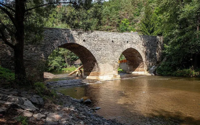 Historický most v Rabštejně nad Střelou prošel rekonstrukcí za 24 milionů, vrátí se na něj auta
