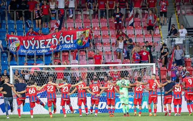 Děkovačka po prvním vítězství v novém ročníky ligy