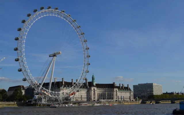 Češi cestující do Británie budou muset od sobotního rána nastoupit do dvoutýdenní karantény