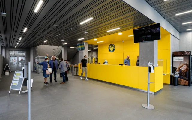 Skončila další etapa rekonstrukce bazénu na Slovanech, návštěvníky čeká větší komfort