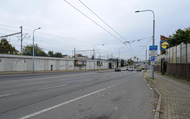 Další dopravní komplikace, ve středu začíná rekonstrukce ulice U Trati