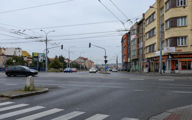 Další dopravní komplikace, ve středu začíná rekonstrukce ulice U Trati