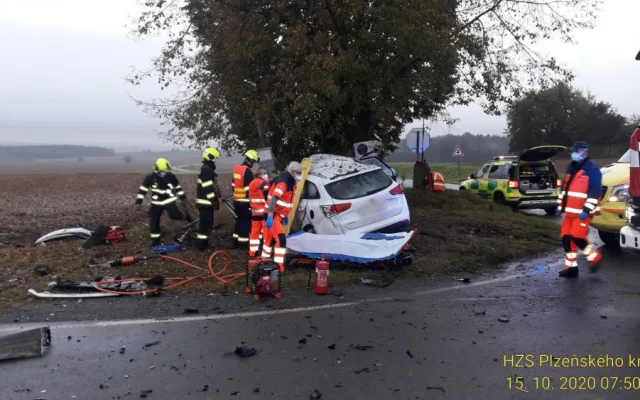 U Žichlic se ráno střetly dva osobní automobily