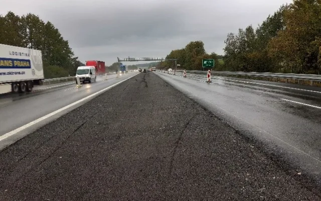 Po půl roce končí opravy pravého pásu dálnice D5 mezi Rokycany a Mýtem v délce 14 km