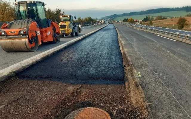 Po půl roce končí opravy pravého pásu dálnice D5 mezi Rokycany a Mýtem v délce 14 km