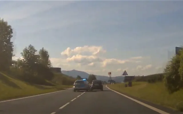 Drogový dealer, kterého policista zastavil bravurním zákrokem při divoké honičce, zásoboval prostitutky pervitinem