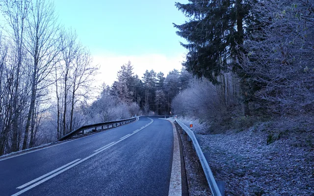 Cesta na Železnou Rudu i zpět už je bez komplikací, ŘSD dokončilo na silnici I/27 opravy
