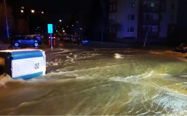 Za vzniklou lagunu na Košutce může 40 let staré litinové potrubí