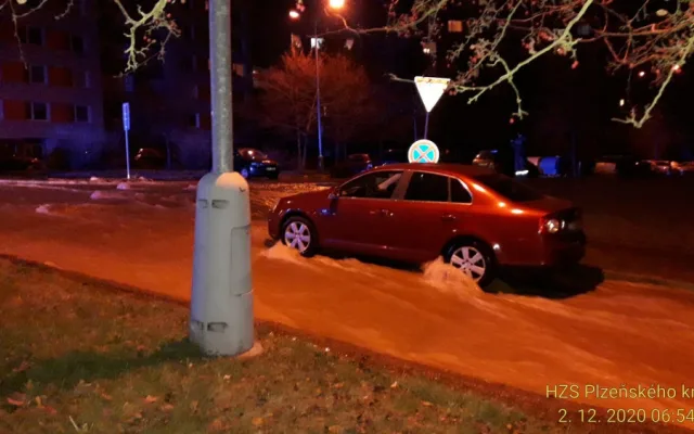 Za vzniklou lagunu na Košutce může 40 let staré litinové potrubí