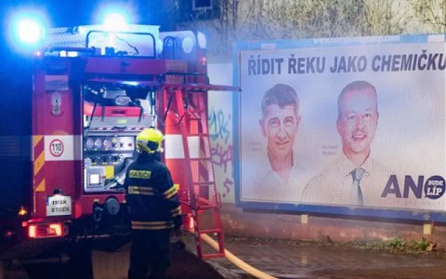 Požár opuštěné budovy mají na svědomí bezdomovci, kteří si vařili jídlo