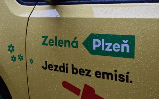 Také plzeňský magistrát rozšířil svůj vozový park nákupem prvního elektromobilu