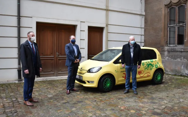 Také plzeňský magistrát rozšířil svůj vozový park nákupem prvního elektromobilu