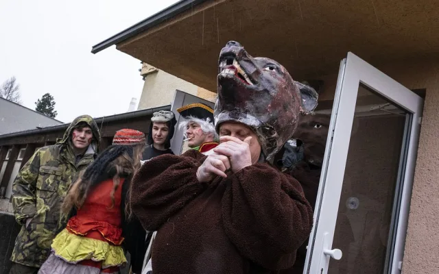 Masopustní průvody na Chodsku nezastavila ani válka, zrušil je až covid