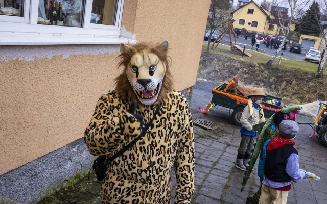 Masopustní průvody na Chodsku nezastavila ani válka, zrušil je až covid