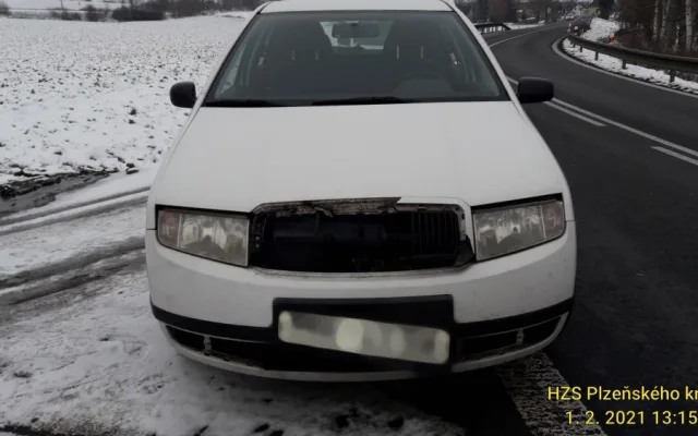 Další nehoda s padajícím ledem se stala na Klatovsku