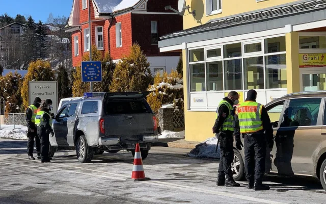 Německá policie přísně střeží hraniční přechody s Českem, k nám nepustí téměř nikoho