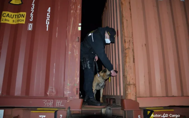 Velké manévry u nákladního vlaku z východní Evropy, policisté pátrali po migrantech