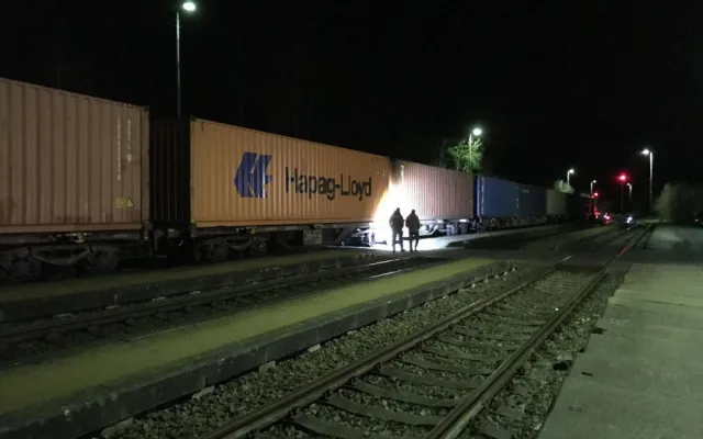 Velké manévry u nákladního vlaku z východní Evropy, policisté pátrali po migrantech