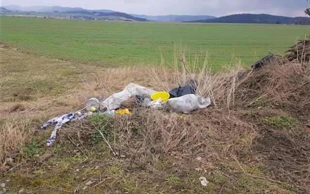 Další černá skladka