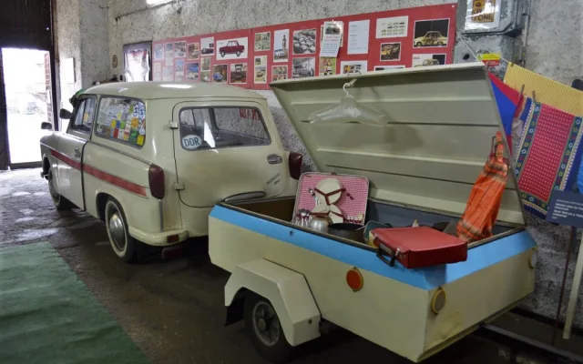 Trabant 600 kombi i s vlekem