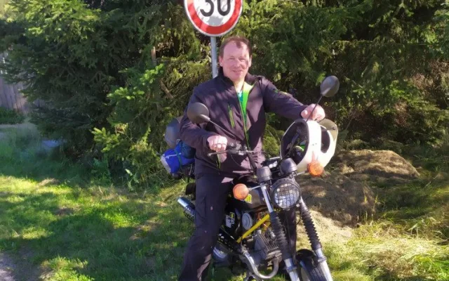 Světoběžník projel na motorce skoro celý svět, přitom nepřekročil hranice republiky