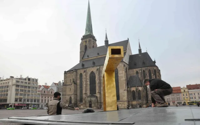 Příprava kašen na novou sezonu