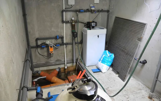 Příprava kašen na novou sezonu