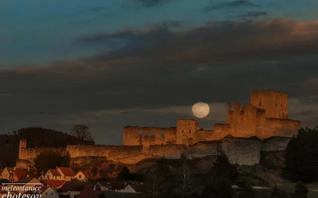 Foto: Meteostanice Chotěšov,hrad Rabí