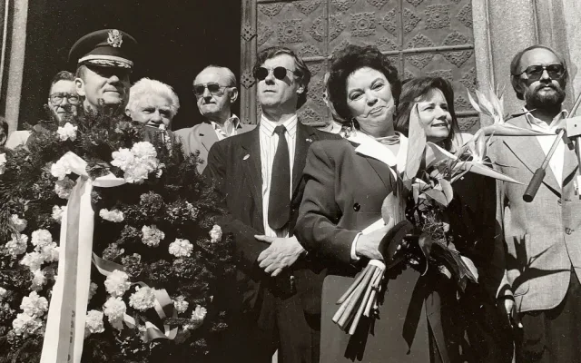 Unikátní fotografie vzácné návštěvy prvních oslav osvobození, Shirley Temple Black zavítala také do Klatov
