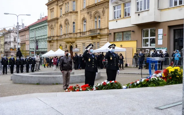 Pietní akt u památníku Díky, Ameriko! sledovali veteráni v USA v přímém přenosu