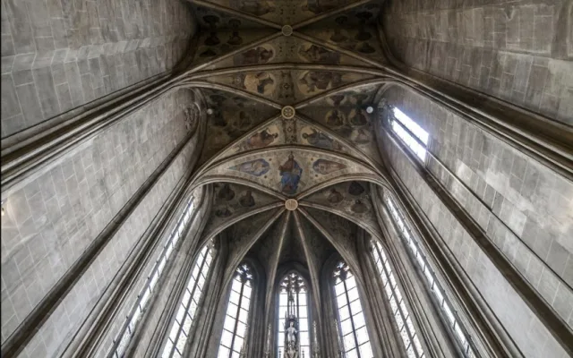 Kalvárie za presbytářem před