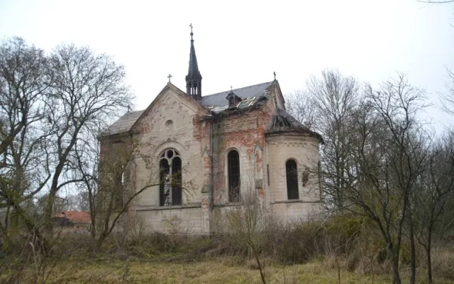 Skupina mladých nadšenců z Česka a Německa opravuje zdevastovaný kostel sv. Anny, foto: Národní památkový ústav