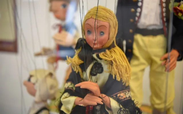 Křesťanské svátky originálně představují loutky ze sbírek plzeňského muzea