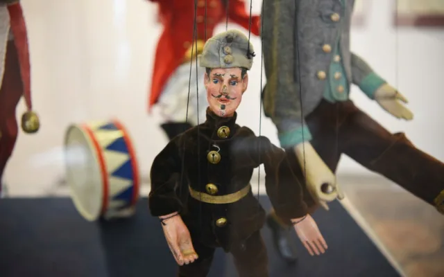 Křesťanské svátky originálně představují loutky ze sbírek plzeňského muzea