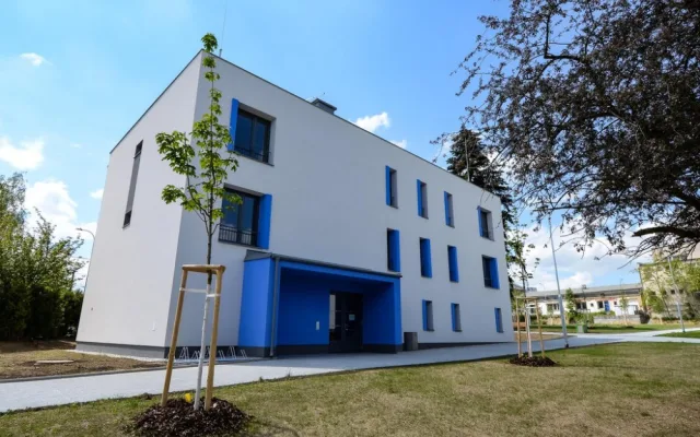 Seniorům o mladým rodinám budou nově sloužit desítky městských bytů v Zátiší