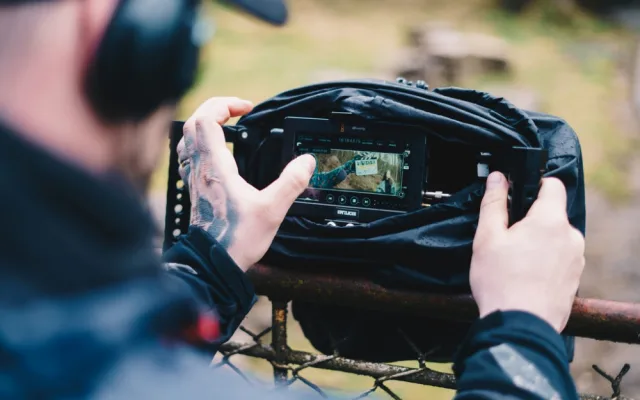 Mladí filmaři natáčí na jižní Moravě snímek s Judit Bárdos a Dušanem Vitázkem. Kvůli koronaviru shání finance na dotočení