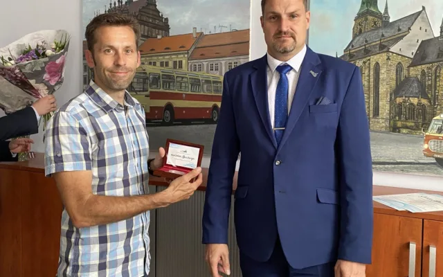Jiří Bouzek se starostou Davidem Procházkou
